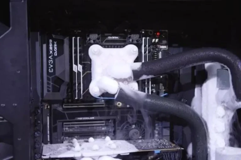 Can you cool a PC with liquid nitrogen?